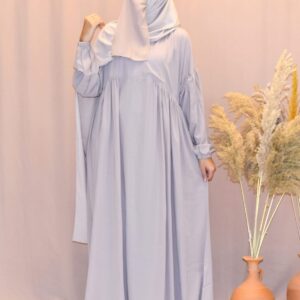 Abaya Lay – Élégance minimaliste et praticité au quotidien